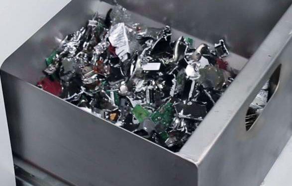 csm_Festplattenshredder_HDD_geschreddertes_Material_28735c7042.jpg