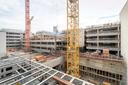Mehrere Baublöcke rund um einen Hof