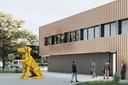 Visualisierung einer Hunde-Statue vor einem Bürogebäude