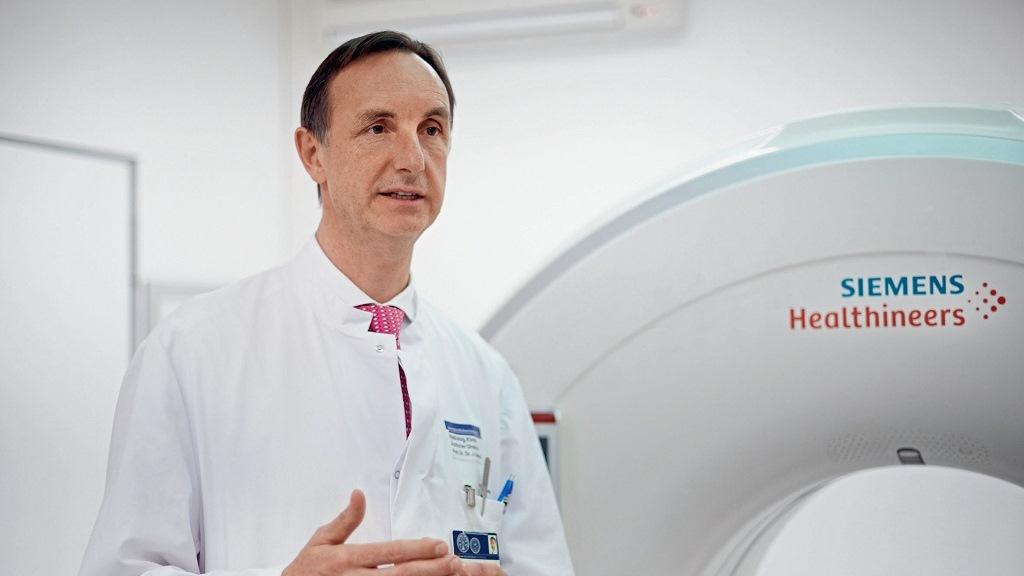 Professor Jürgen Debus is an expert when it comes to Precisely targeted radiotherapy and uses the SOMATOM Confidence RT Pro for the optimization of the Radiotherapy workflow.