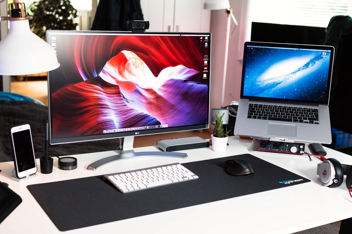 Apple workstation with Windcave image