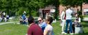 Studierende am Campus-Rondell der Uni-Bayreuth