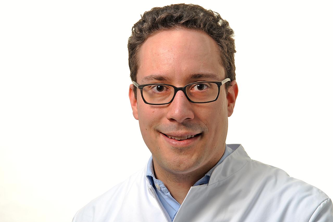 Dr. Daniel Fleischmann Dr. Daniel Fleischmann