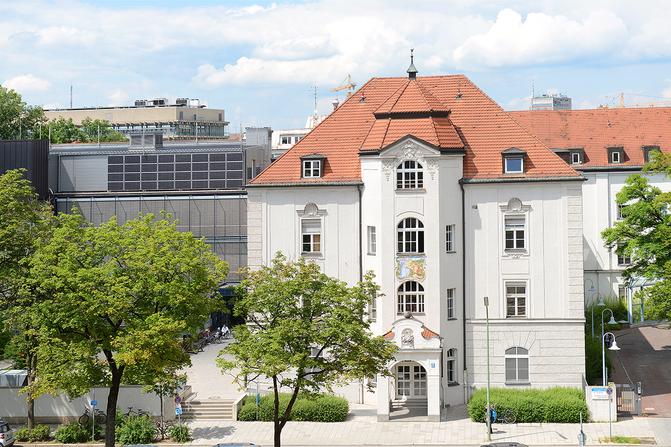 Chirurgische Klinik in der Nußbaumstraße Das Gebäude der Chirurgischen Klinik des LMU Klinikums München in der Nußbaumstraße 20.