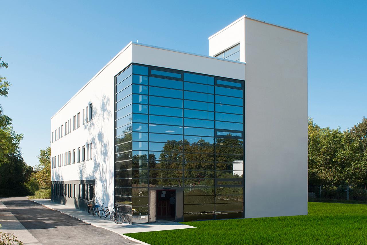 Haus Sigmund LMU Klinikum München: Im Haus Sigmund befindet sich die Transfusionsmedizin mit modernen Laborräumen.