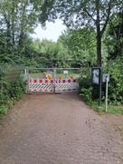 Gesperrter Seiteneingang zum Hauptfriedhof