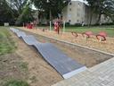 Neuer Hindernisparcours auf Spielplatz