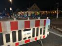 Absperrung mit dahinter verlaufendem Martinszug