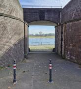 Das geöffnete Rheintor in Krefeld-Uerdingen