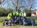 Eine Gruppe die beim CleanUp-Day in Krefeld geholfen hat.