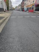 Strassenabschnitt mit neuem Strassenbelag