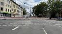 Philadelphiastraße in Krefeld mit Absperrungen an einer Kreuzung
