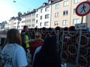Girls' Day Schülerinnen vor gestapelten Rohren in Krefeld