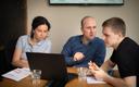Ein Team am Konferenztisch