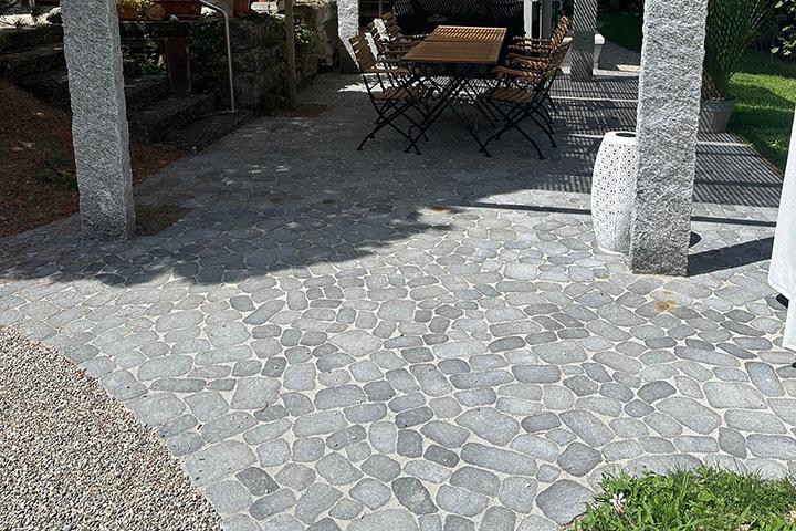 Neugestaltung eines Privatgarten mit Arena Vista Pflastersteinen