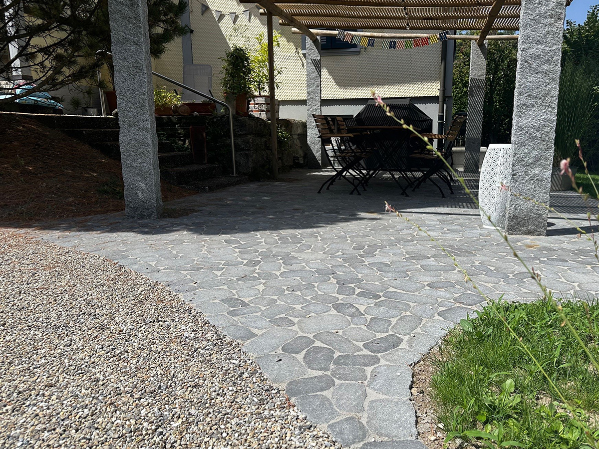 Stimmungsbild des neu gestalteten Gartenplatzes
