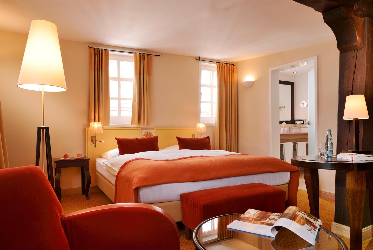 Das Bild zeigt eines der Zimmer im Hotel Die Sonne in Frankenberg