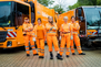 Ein Gruppenbild von Müllwerkerinnen und Straßen- und Grünflächenreingerinnen