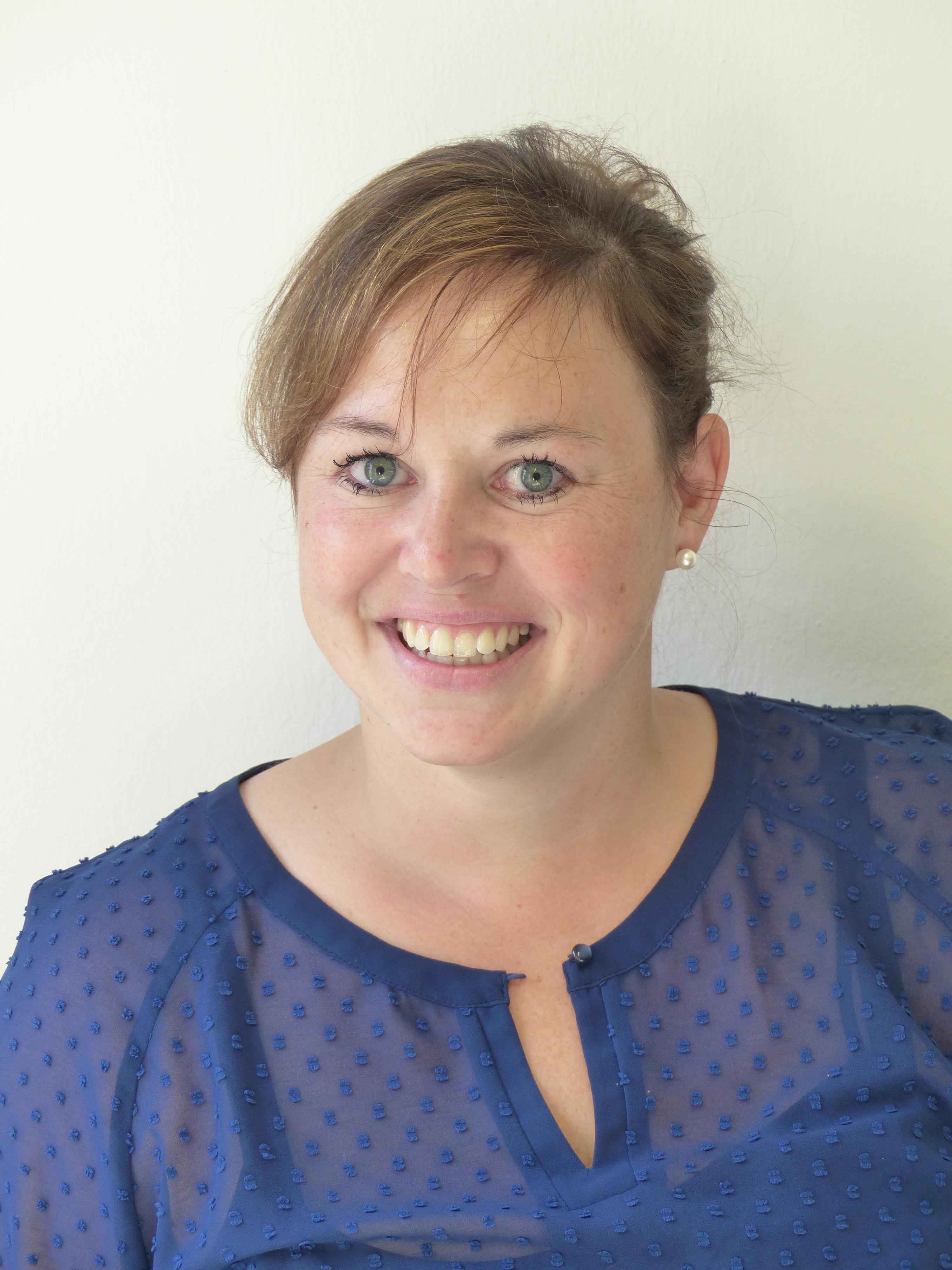 Portraitbild der Projektleiterin Verena Ehret