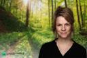 Jana Werg mit Waldhintergrund