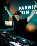 DJ Bass X bei der Jubiläumsparty in der Fabrik