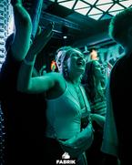 Tanzende Partygäste bei der Jubiläumsparty in der Fabrik