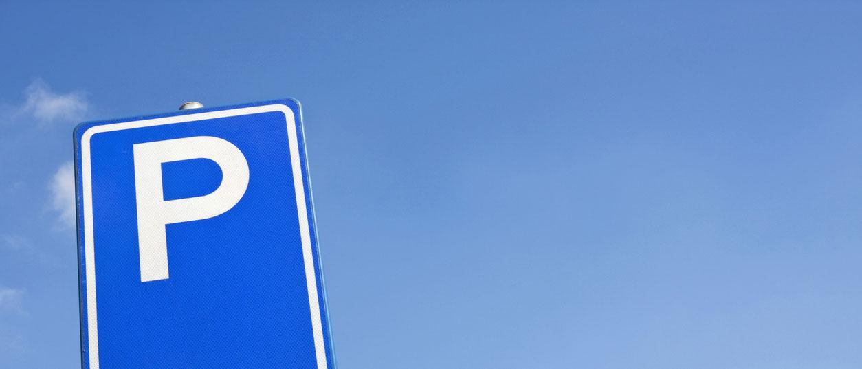 Parken-Schild - Günstig Parken am Dortmund Airport.
