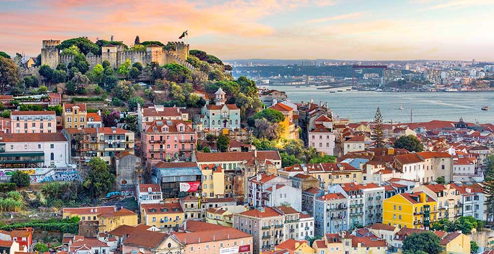 Skyline von Lissabon mit Sao Jorge Castle