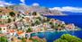 Traditionelle, bunte Häuser auf der Insel Symi nahe Rhodos