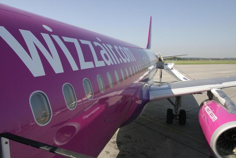 Wizz Air Maschine mit Airline Logo