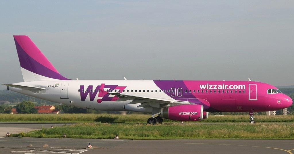 Wizz Air Maschine auf dem Vorfeld des Dortmunder Flughafens