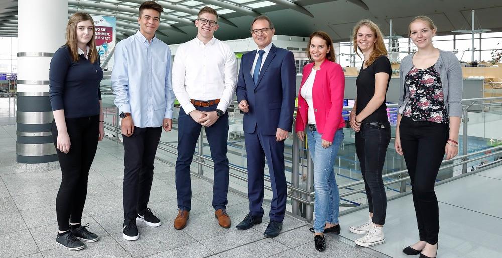 Neue Azubis 2017 am Dortmund Airport