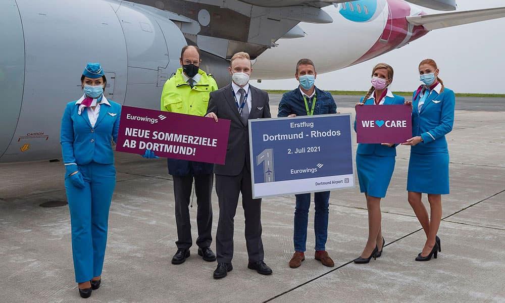 Eurowings-Crew auf dem Vorfeld des Dortmund Airport