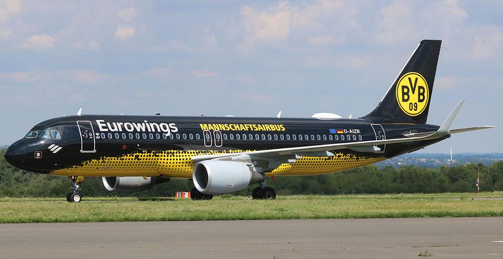 BVB-Mannschaftsairbus der Eurowings am Dortmund Airport