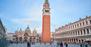 Markusplatz mit Campanille in Venedig, Italien