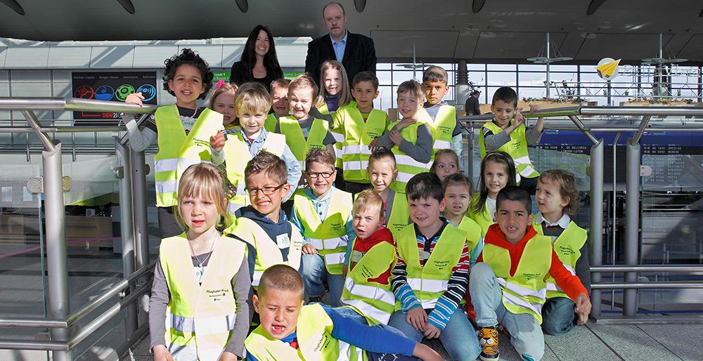 Kindergruppe im Dortmund Airport