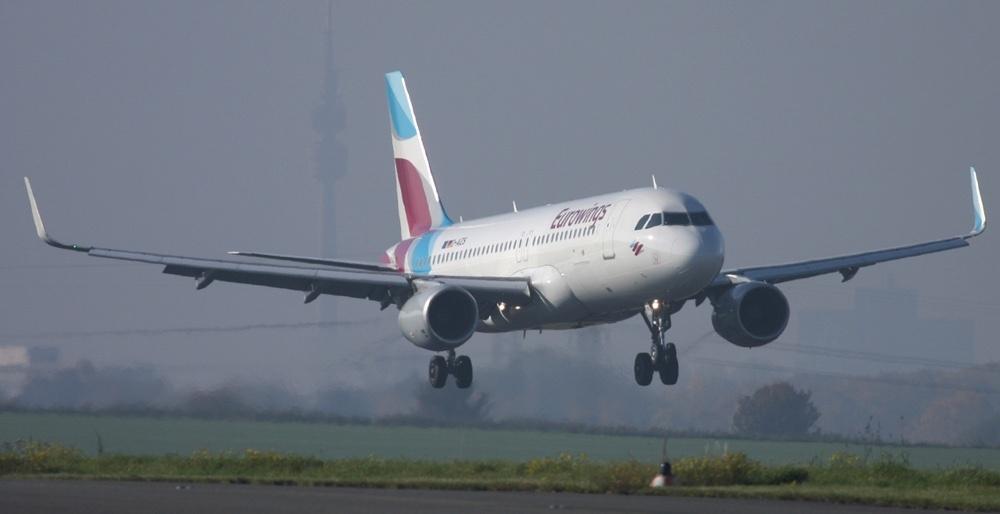 Eurowings Maschine im Landanflug