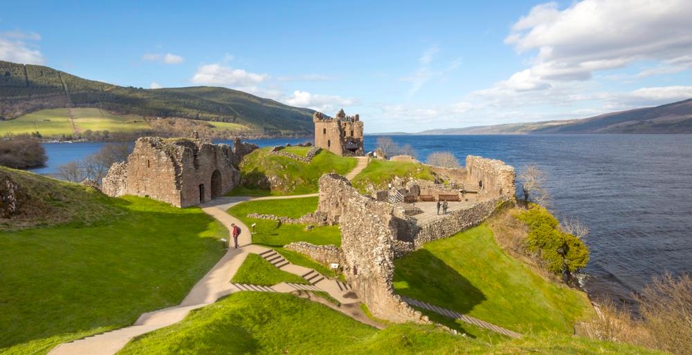 DERTOUR-Sonderflug nach Schottland