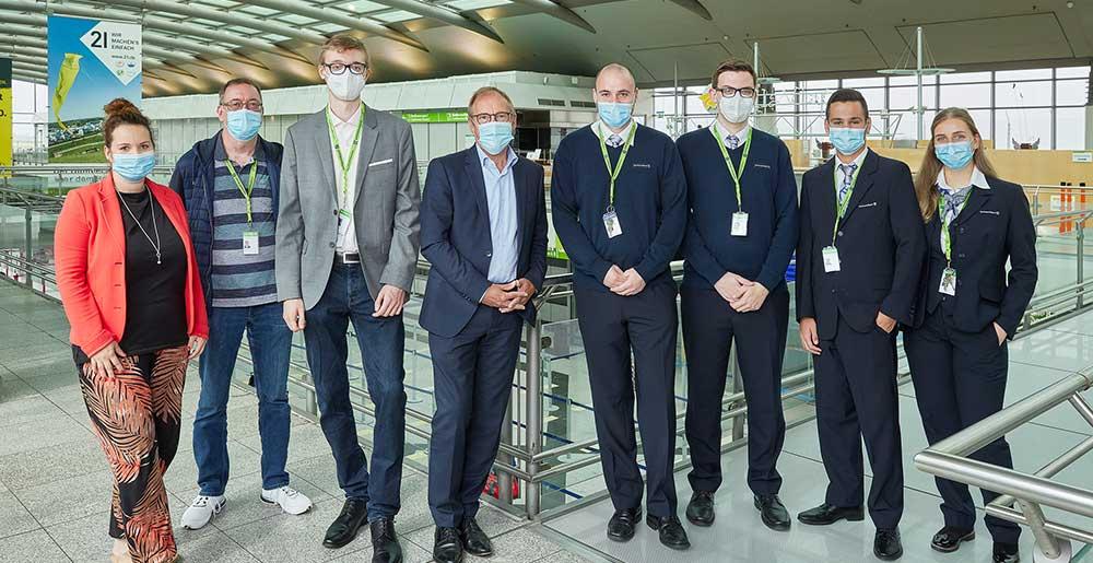 Begrüßung der neuen Auszubildenden am Dortmund Airport.