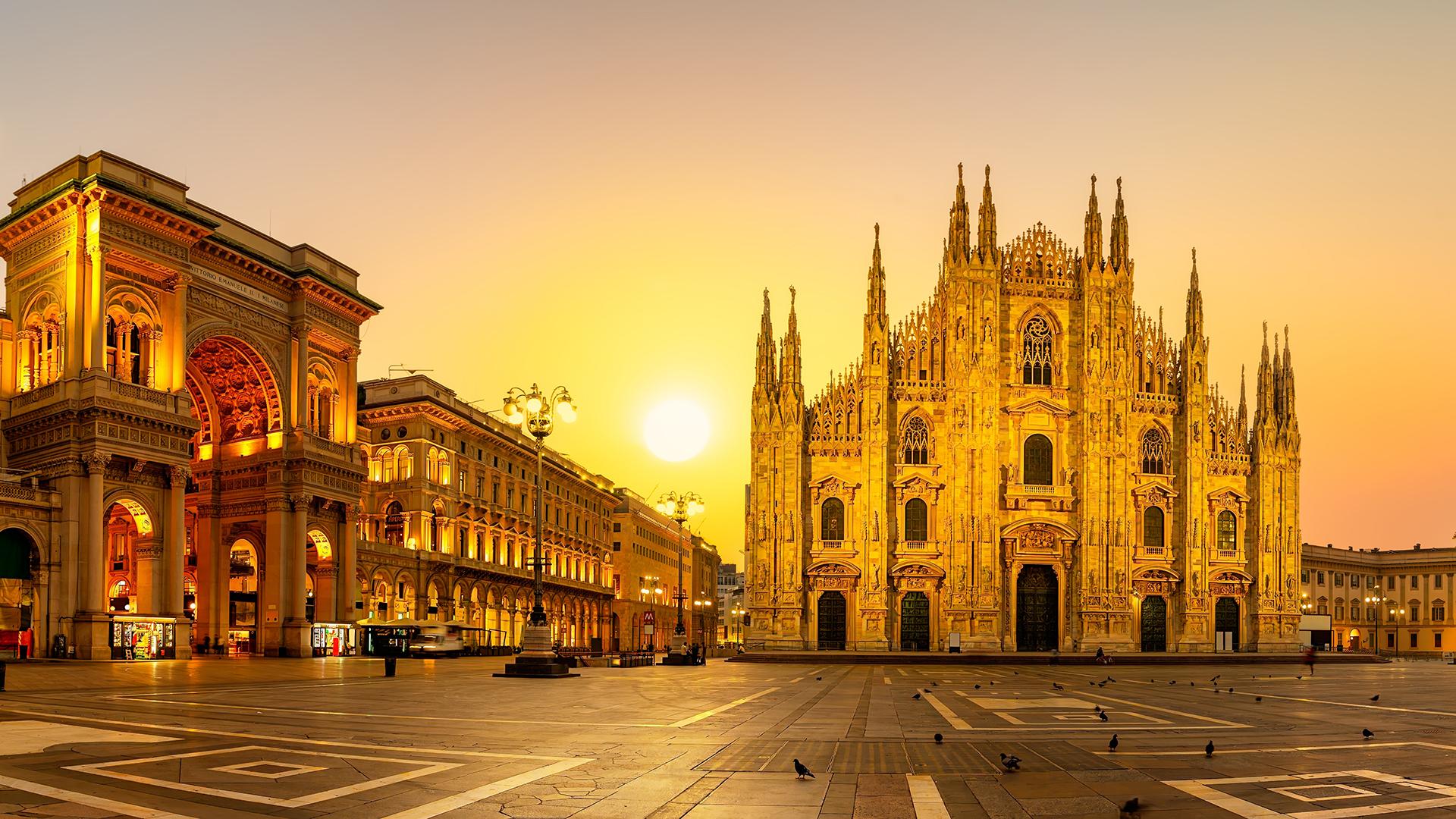 Domplatz in Mailand am Morgen