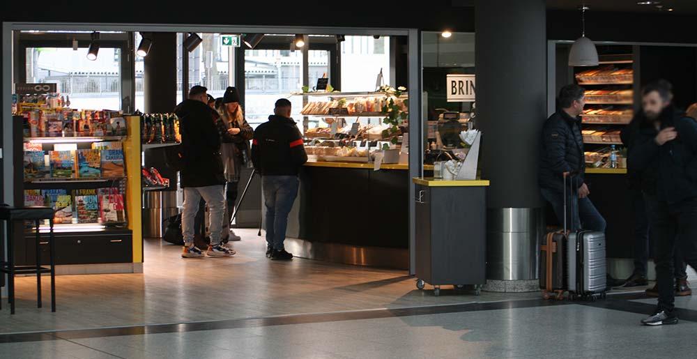 Südbar in der Abflughalle des Dortmund Airport: Ein Mix aus Café und Shop