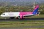Ein Airbus 321neo der Fluggesellschaft Wizz Air