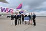 Guido Miletic, Head of Marketing & Sales at Dortmund Airport, and Airport Spokeswoman Davina Ungruhe welcomed the Wizz Air crew on their first flight from Dortmund to Ohrid. Photo: Hans Jürgen Landes