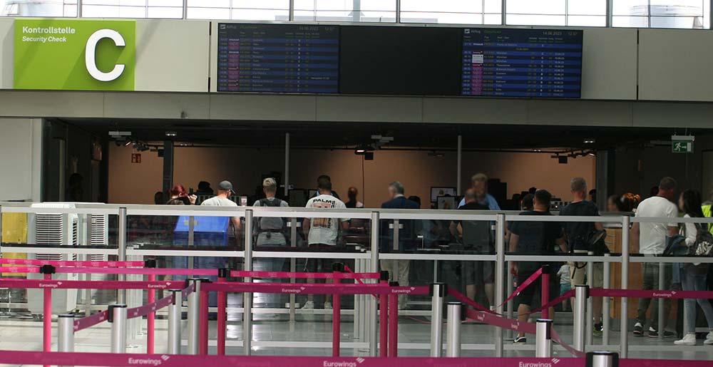 Fluggastkontrollstelle C im Terminal des Dortmund Airport
