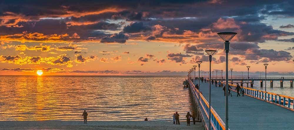 Strand und Seebrücke von Palanga bei Sonnenuntergang