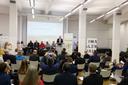 Der Raum im Iwalewahaus mit Publikum