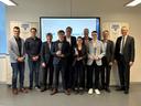 Verleihung des Technologiepreises in Selb an Studierende der Fakultät für Ingenieurwissenschaften (v. l. n. r.): Kilian Schwemmer, Alissa Eckstein, Erich Niotis