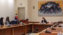 Interviewsituation in der Botschaft