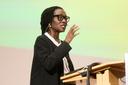 Dr. Auma Obama während ihres Vortrags bei der Africa Talks Environment Konferenz