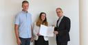 Dr. Kateryna Tryma bei der Urkundenübergabe des Fellowships
